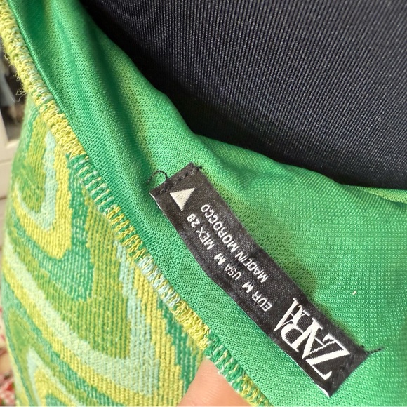 ZARA ZIG ZAG GREEN CUT OUT DRESS 70s FUNKY MEDIUM JACQUARD BLOGGER - Picture 4 of 5